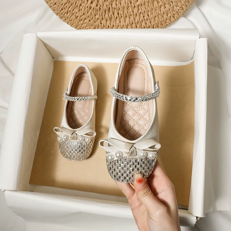 Обувь принцессы для девочек 2024 новый стиль маленькая девочка хрустальная кожаная обувь весна и осень детская обувь детская обувь мягкая подошва