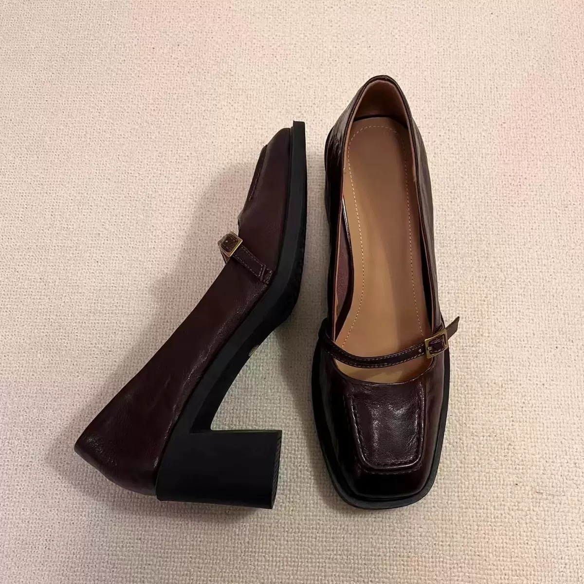 Versión de piel de oveja ~ cuero real retro zapatos de viaje de tacones altos con una línea de mujer zapatos de cuadrados de zapatos de cuero de tacones simples gruesos