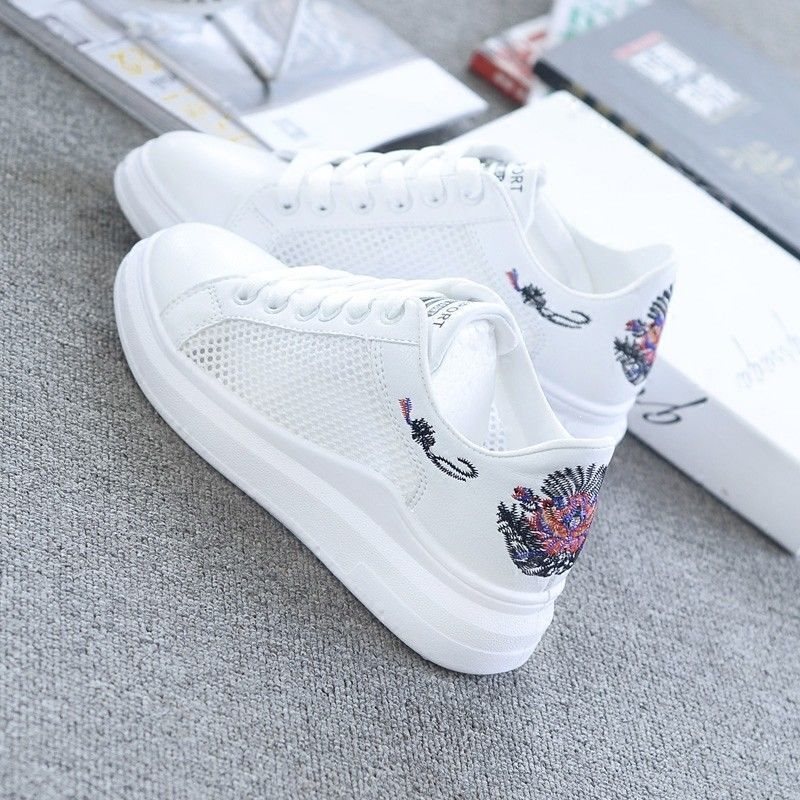 Hollow Breathable White Sneakers for Women, Mesh Surface, 2026 Summer Versatile Flat Student Sneakers, Spring Style Korean Fashion Shoes for Women