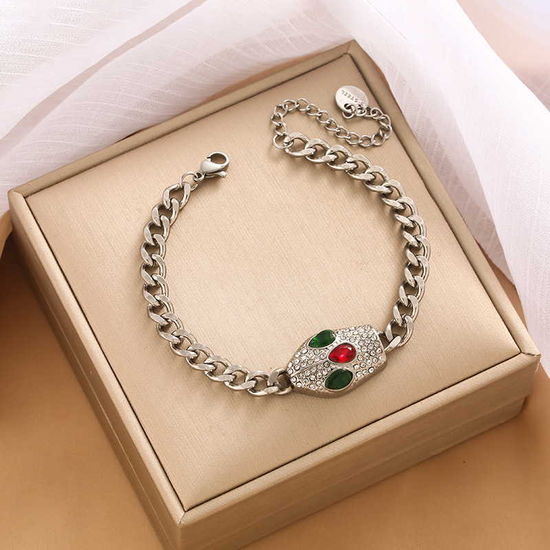 Pulsera de trébol de acero titanium vendedora caliente transfronteriza europea y americana con incrustaciones de concha pulsera colgante pulsera de diseño avanzado sin desvanecimiento al por mayor