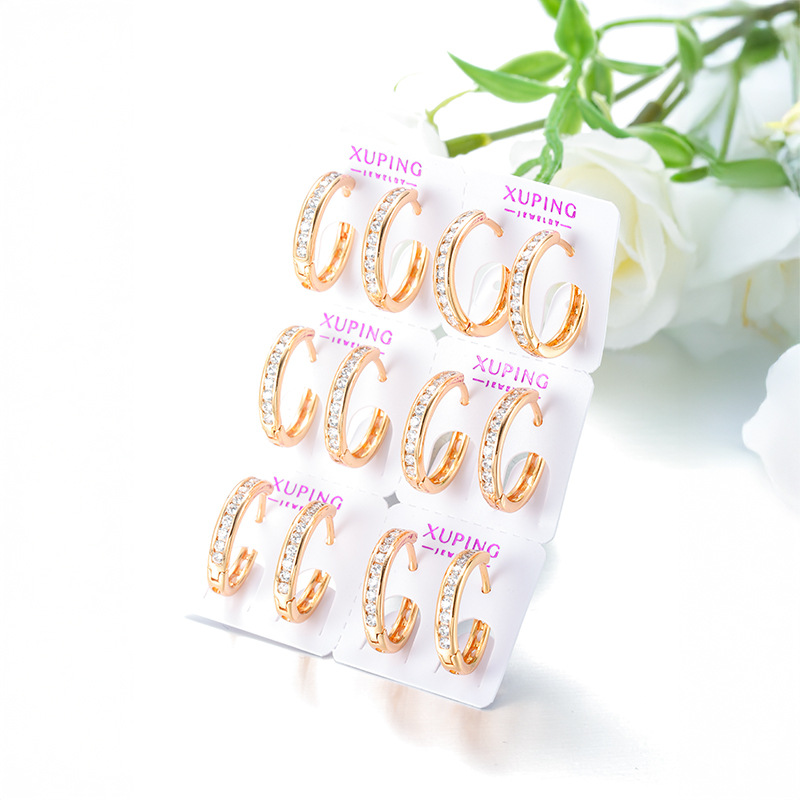 Xuping estilo ruso temperamento simple incrustado una sola fila de aretes de zircón estilo retro orejas de aleación de cobre personalizadas para mujeres