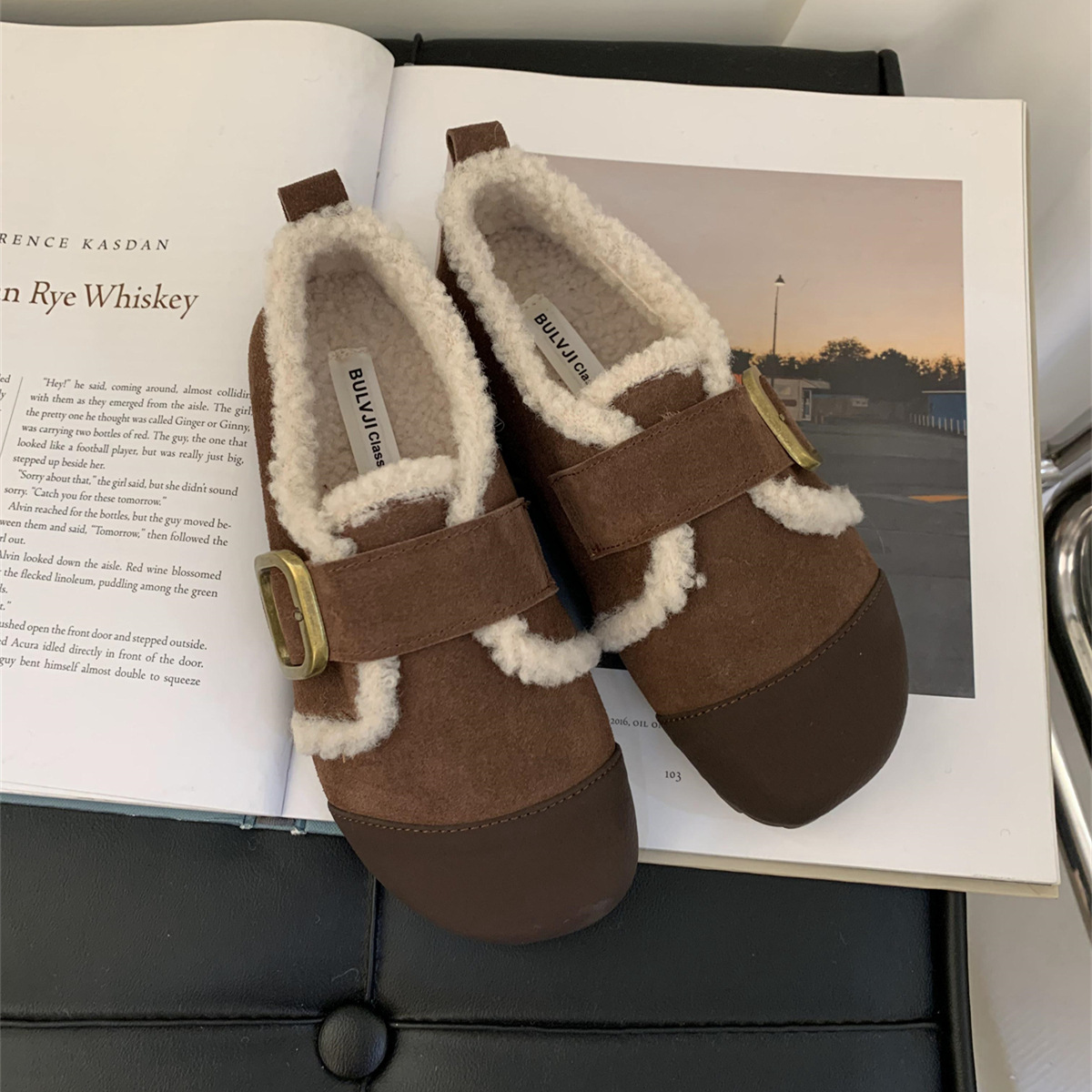 Scarpe di peluche a una gamba da donna in autunno e inverno, scarpe di cotone esterne di peluche, scarpe singole di peluche, 2023 nuove scarpe di fagioli con fondo piatto_voghion.com