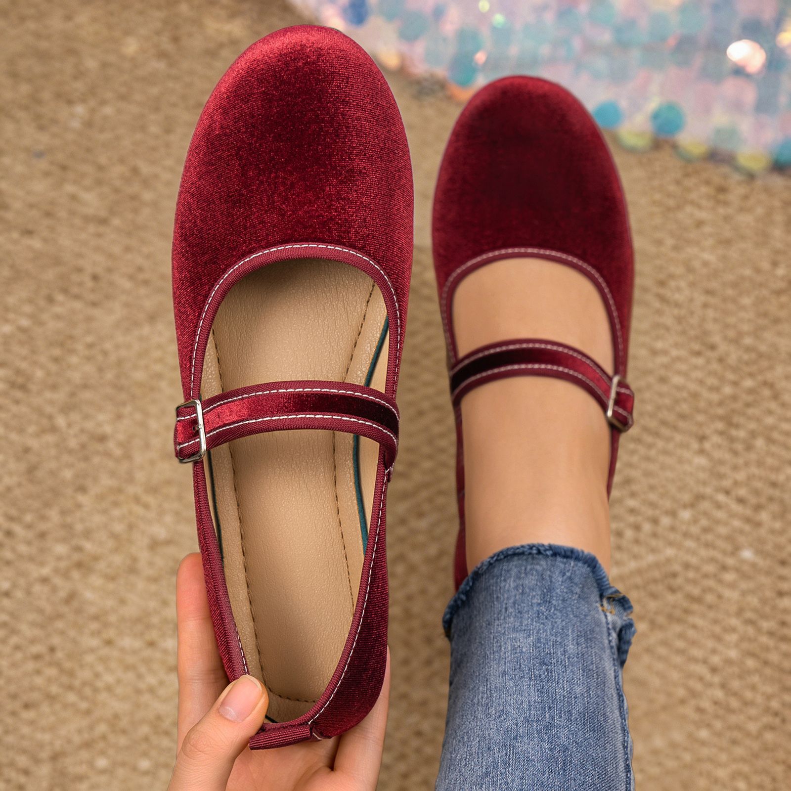 Viejos zapatos de tela de Beijing para mujeres transfronterizas nuevos zapatos de madre con botón suave zapatos de baile zapatos de trabajo de tamaño grande transpirables zapatos simples