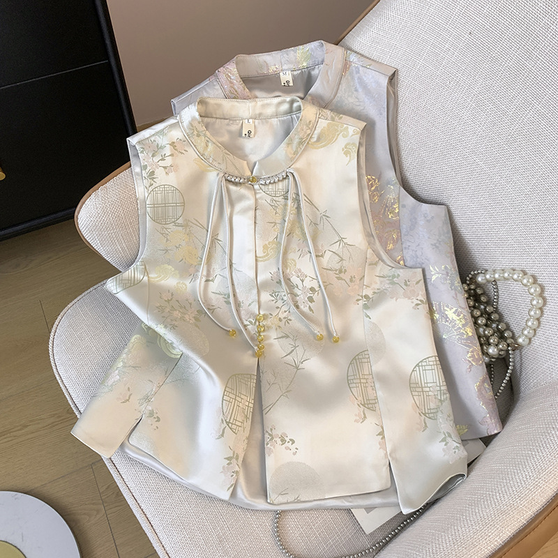 Retro ethnic vest with a round collar