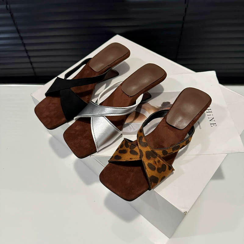Beach slippers strap sandals, summer 2025, sizes 35–39, silver black leopard