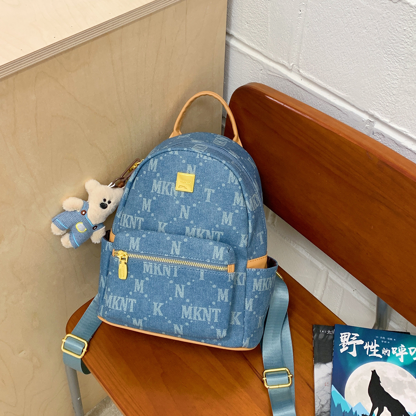 Nueva mochila de mujer transfronteriza, mochila de viaje de gran capacidad, mochila de viaje de letras extranjeras, mochila de mujer de viaje