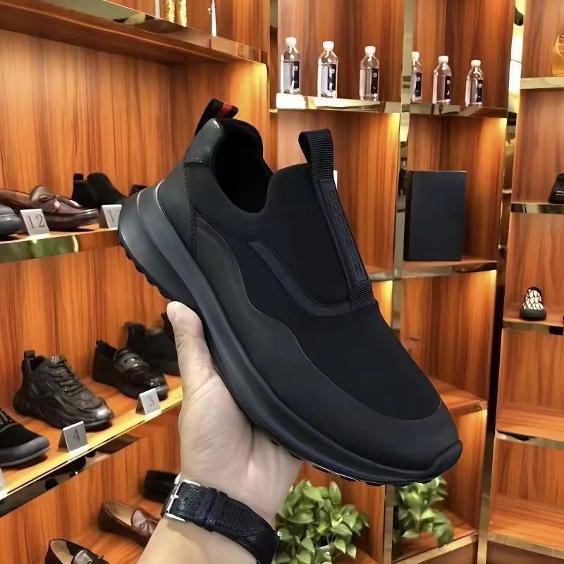 Zapatos de hombre de comercio exterior 2025 zapatos deportivos casuales de verano zapatos deportivos bajos de punta redonda para hombre zapatos deportivos ligeros transpirables súper suaves para hombre