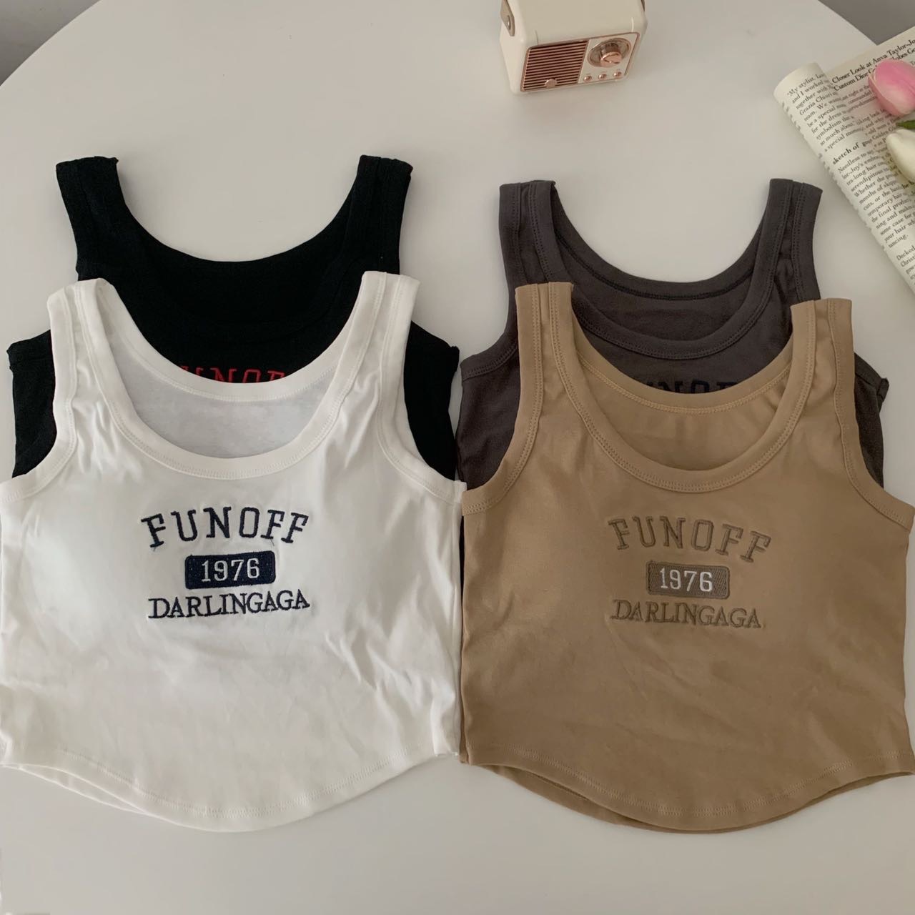 1976 chaleco deportivo bordado con almohadilla en el pecho desgaste exterior de las mujeres Delgado bottoming correa corta chica caliente todo-fósforo superior verano