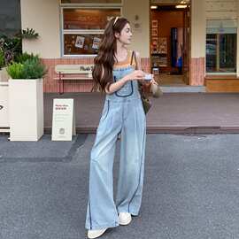 浅蓝色韩系穿搭休闲减龄牛仔吊带裤女2026夏新款设计感撞色阔腿裤