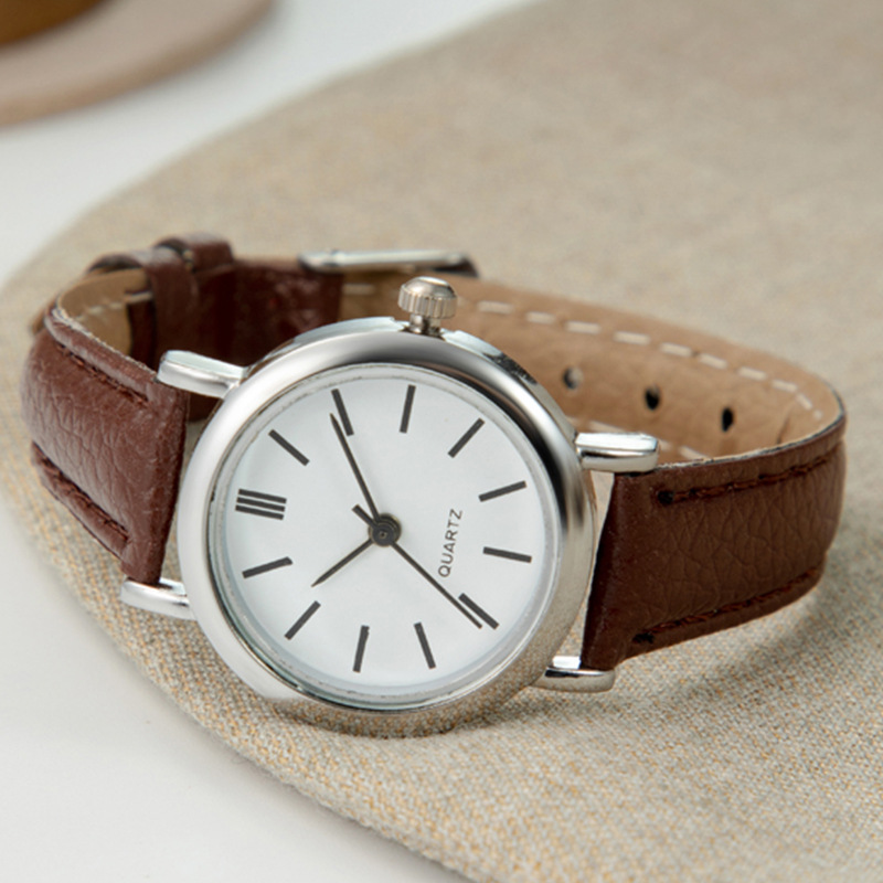 Popular Foreign Trade Compact Retro Women's Temperament Watch Student Niche Simple Light Luxury Belt Watch Girls Wholesale
