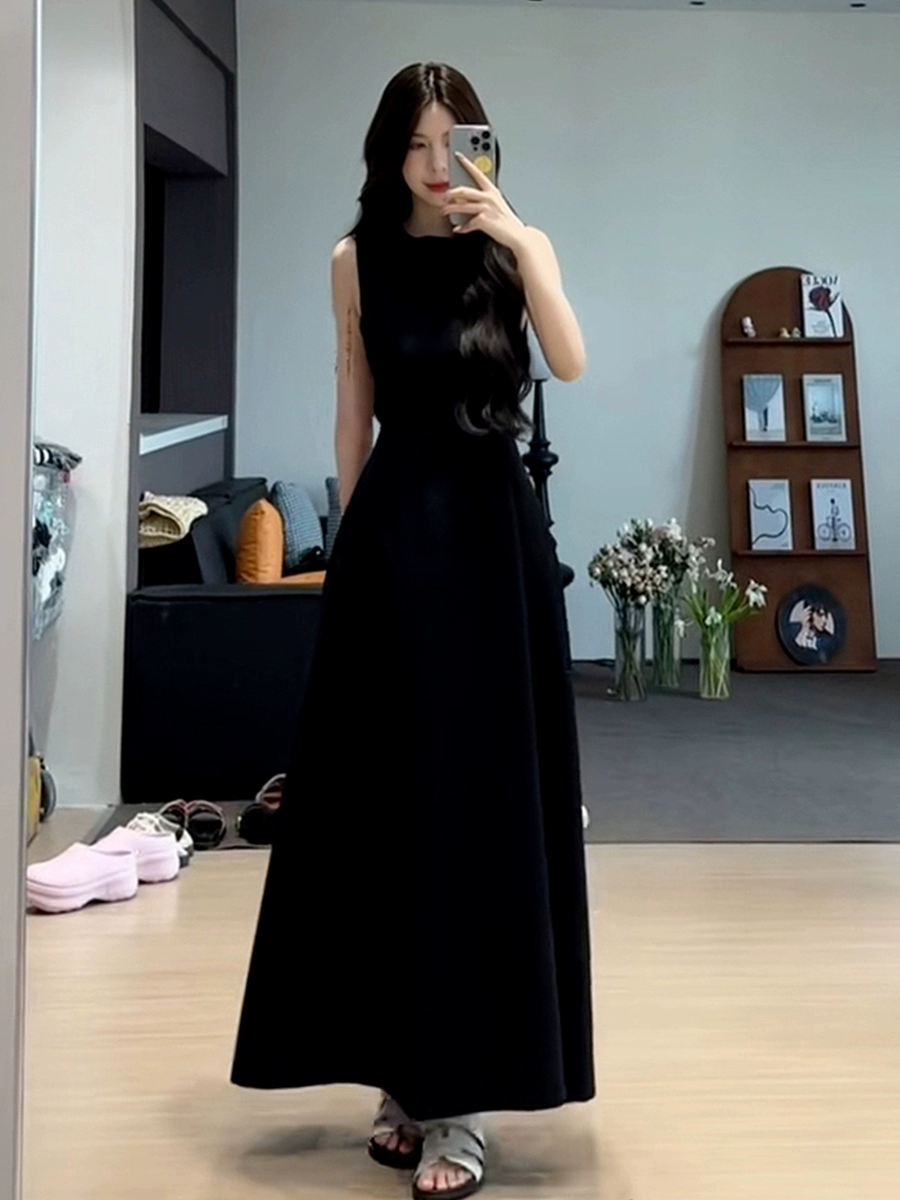 Черная длинная юбка в французском стиле для женщин, лето 2025, новый высококачественный дизайн, нишевый пояс, стройнящий силуэт, платье