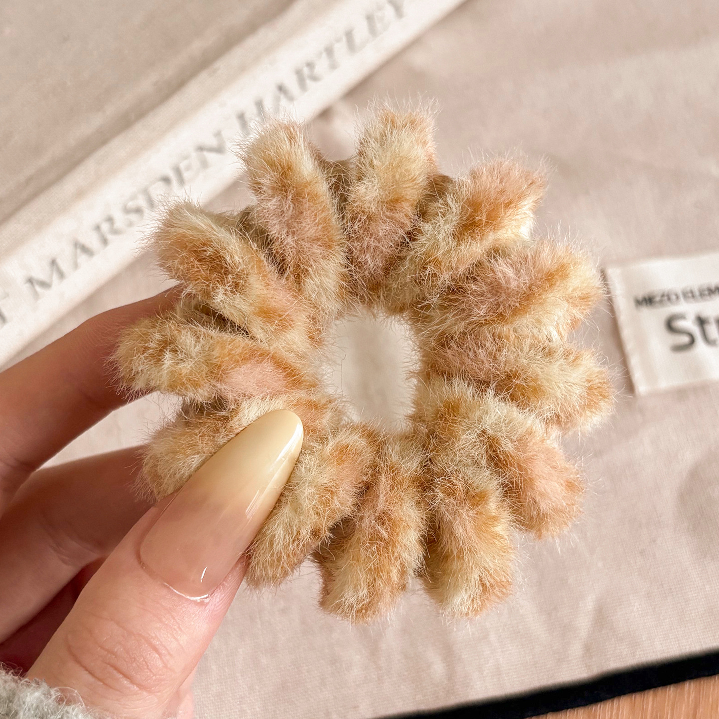 Coletero elástico sencillo de nuevo estilo 2026, banda para el pelo pequeña sin costuras para mujer, suave para el cabello, sujetador de cola de caballo.