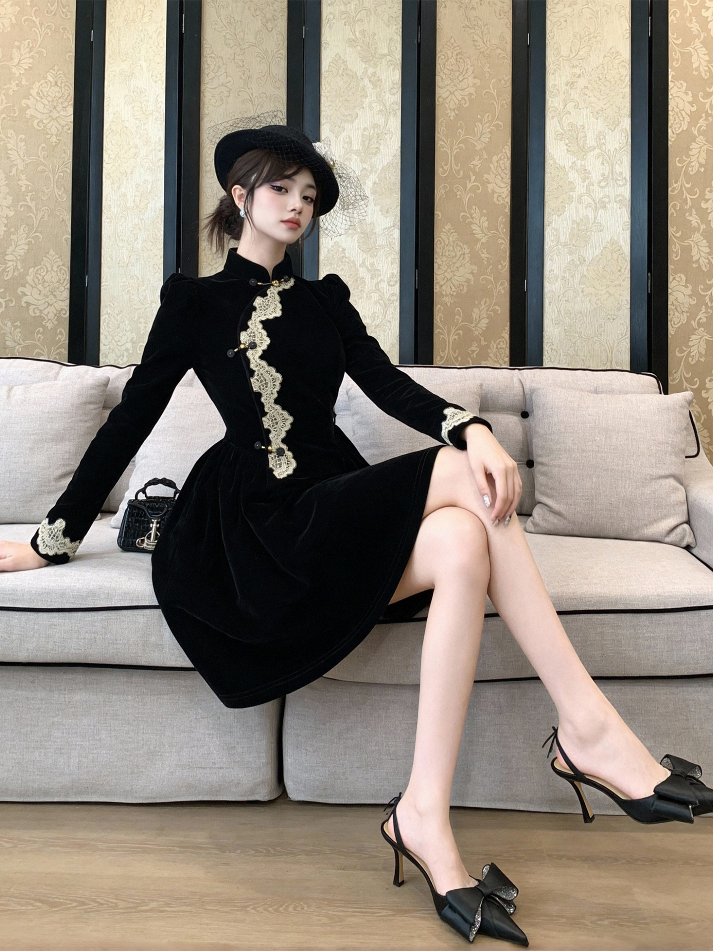 Váy sườn xám cải tiến phong cách Tân Trung Hoa chất nhung dáng suông midi — đen