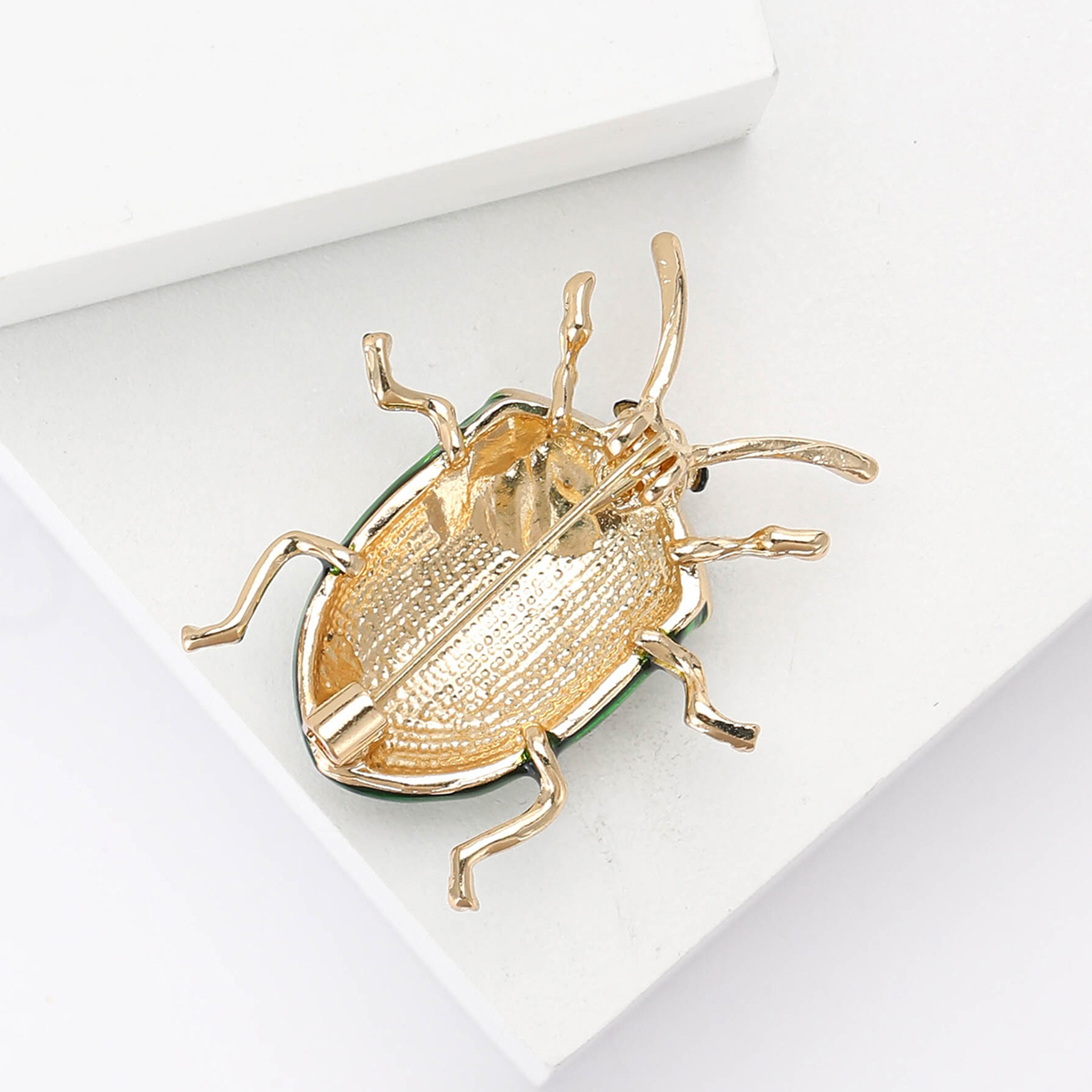 New Fashion Creative Alloy Enamel Stinky Butt Bug Brooch Simple All-match Men's and Women's Clothing Corsage Jewelry Pin