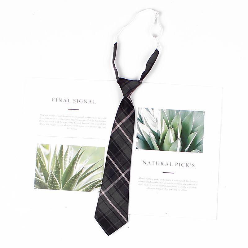 Cravată neagră cu model floral pentru guler, papion unisex_voghion.com