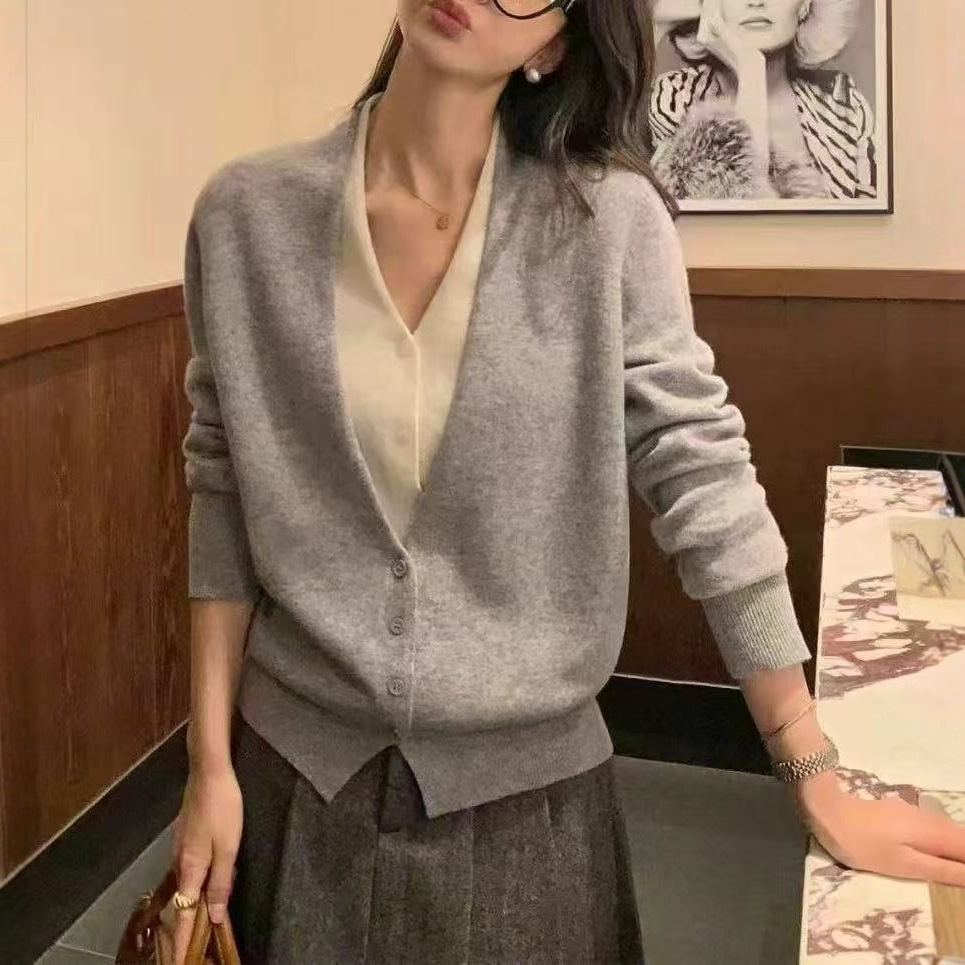 2025 New Cross-Border V-Neck Fake Two-Piece Knitted Cardigan Women's Autumn Loose Sweater Jacket Design Top