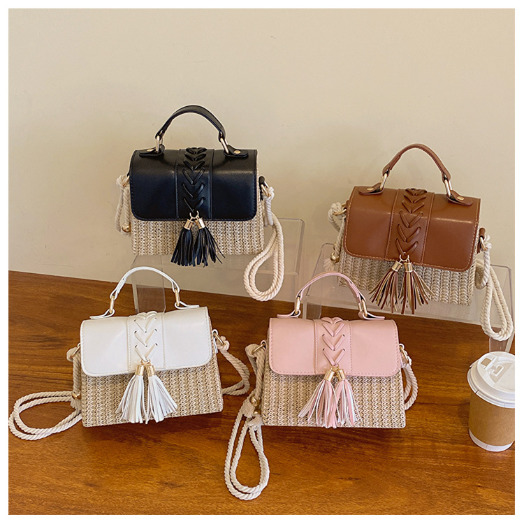 Women's Medium Straw Color Block Streetwear Tassel Weave Square Flip Cover Crossbody Bag display picture 5