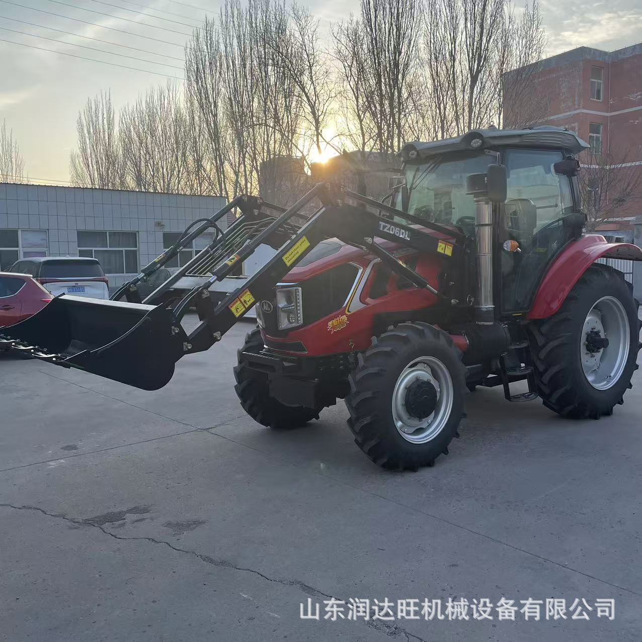 东方红大桥160马力拖拉机TZ-06D前装载机 农用水旱两用旋耕犁地拖