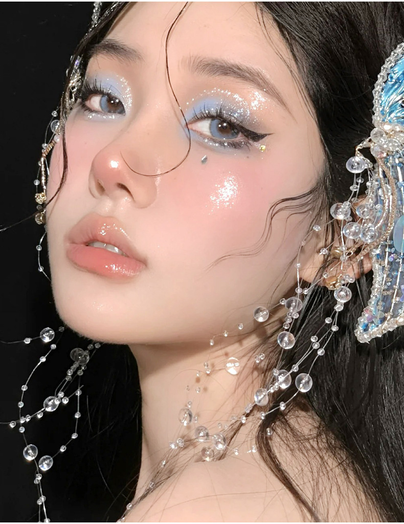 Capel 16-color / 25-color eyeshadow palette is not easy to come off, with sparkling pearlescent effects and a mermaid sequin for cosplay performance makeup undefined