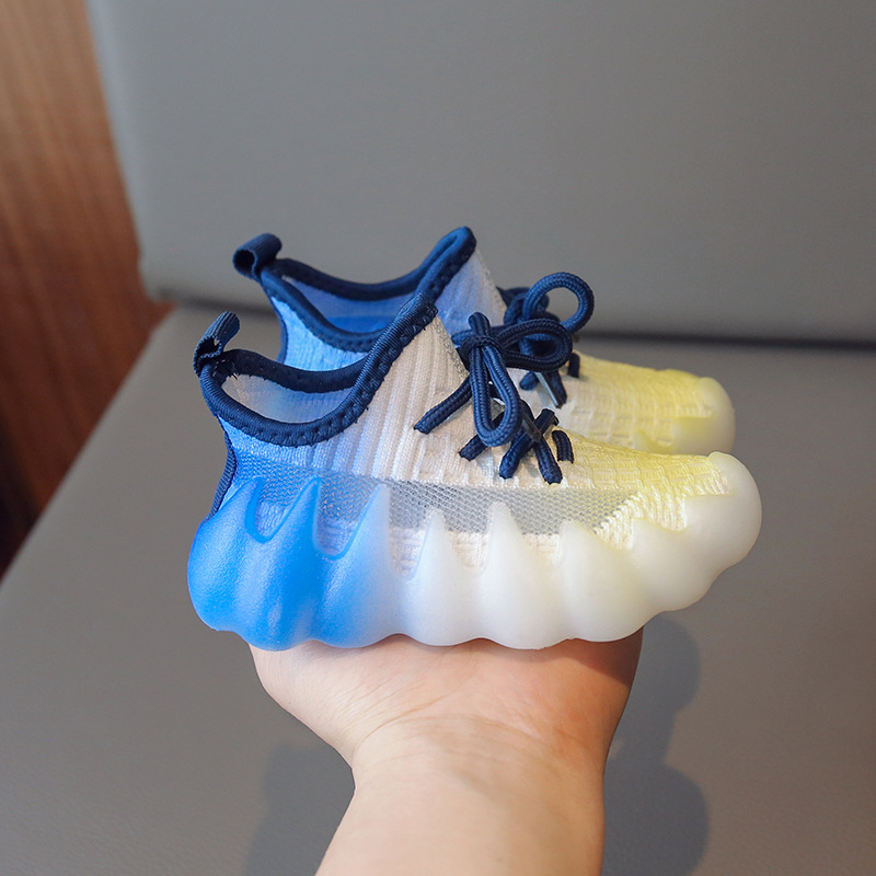 Zapatillas deportivas para niñas, modelo 2025, zapatillas de punto transpirables para niños, suela de gelatina, zapatillas de malla para estudiantes, zapatillas de pulpo para niños