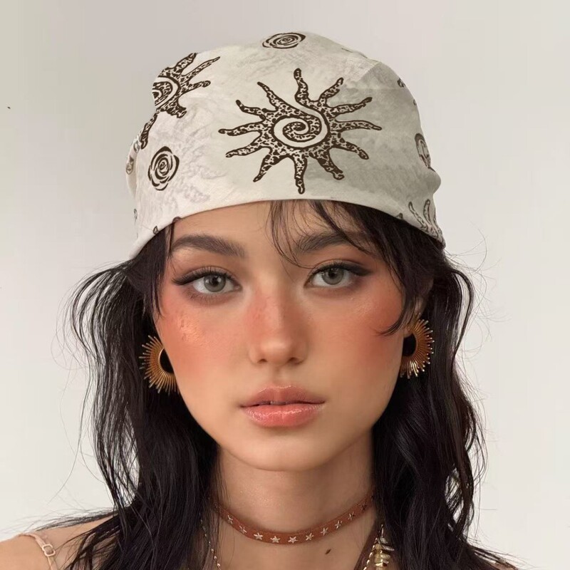 Sea Breeze Sunflower Headscarf for Women, Summer Thin Style, American Retro High-End Feel, Small Square Scarf, Street Fashion Unique Silk Scarf Trend Sea Breeze Sunflower Headscarf for Women, Summer Thin Style, American Retro High-End Feel, Small Square Scarf, Street Fashion Unique Silk Scarf Trend