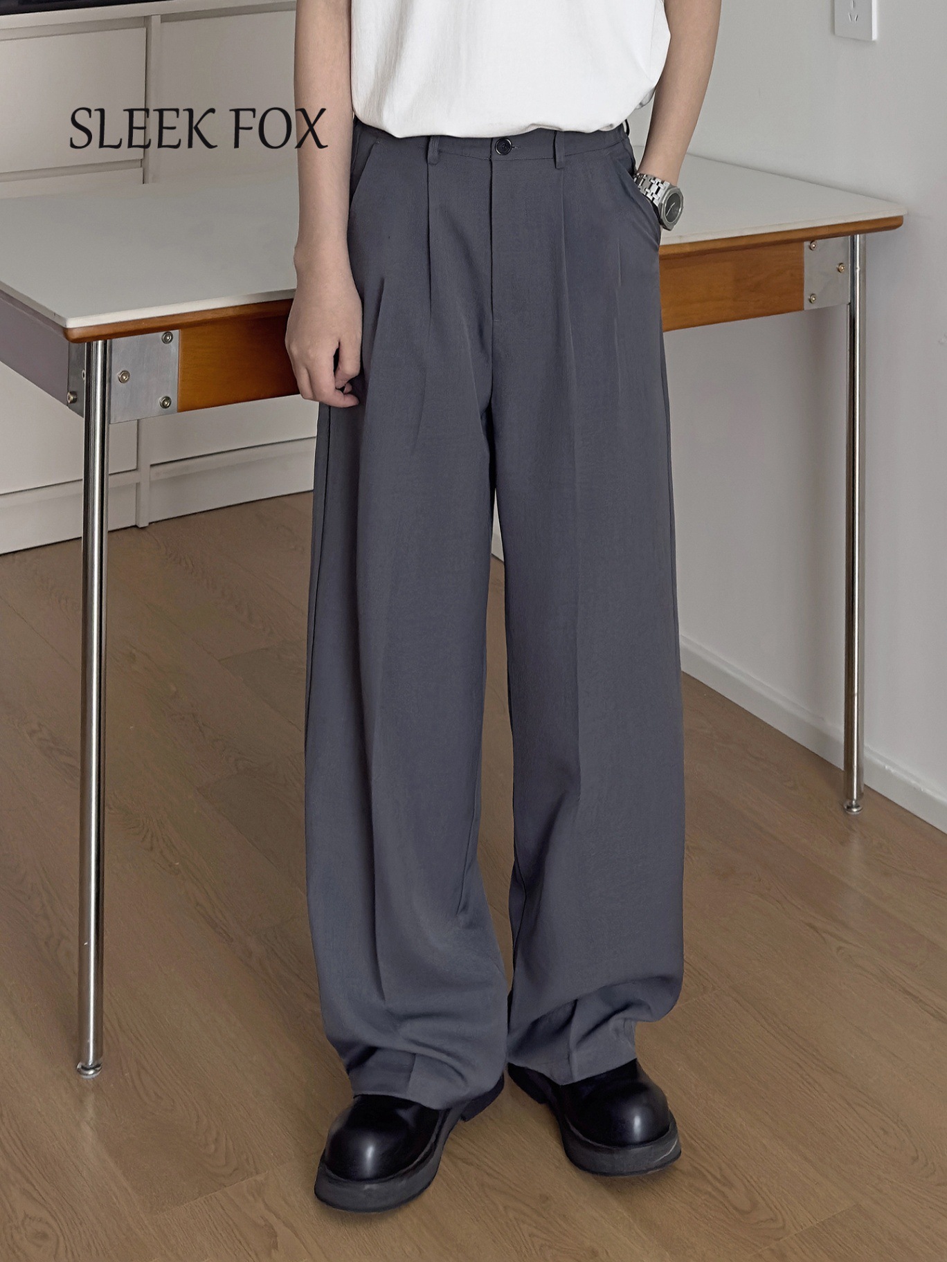 Autumn and winter style, non-iron, anti-wrinkle, drag-feeling straight trousers, all-matching loose design, Korean casual pants