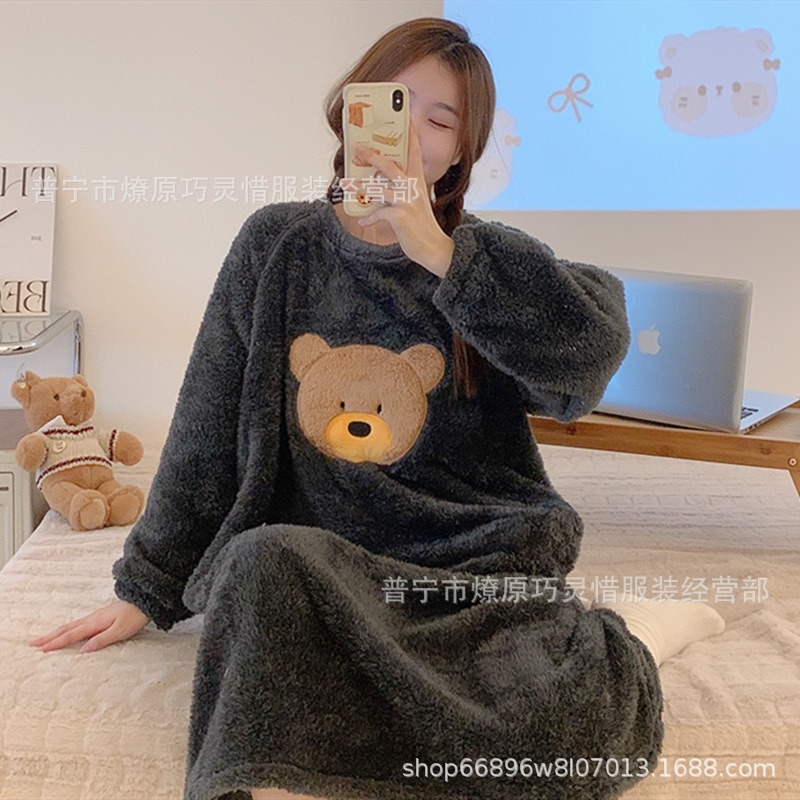 Pijamas de mujeres otoño invierno de franela lindo dibujo animado 2024 nuevo coral de lana gruesa falda cálida ropa para el hogar