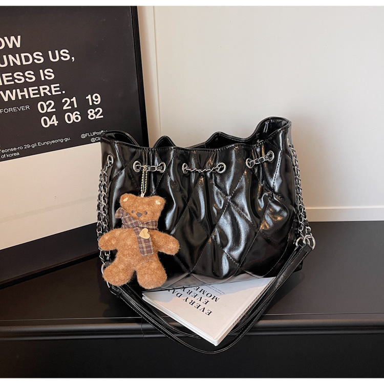 Versatile Wax Leather Diamond Grid Simple Single Shoulder Tote Bag Texture Chain Armpit Bag_voghion.com