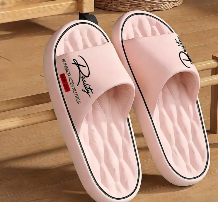 Nuevo 2026 sensación de mierda zapatillas de mujer verano antideslizante en el hogar impresión de fondo grueso zapatillas de hombre