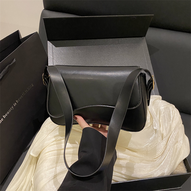 Bolso Cuadrado de Axila para Mujer de Cuero PU con Solapa para Uso Diario image 8