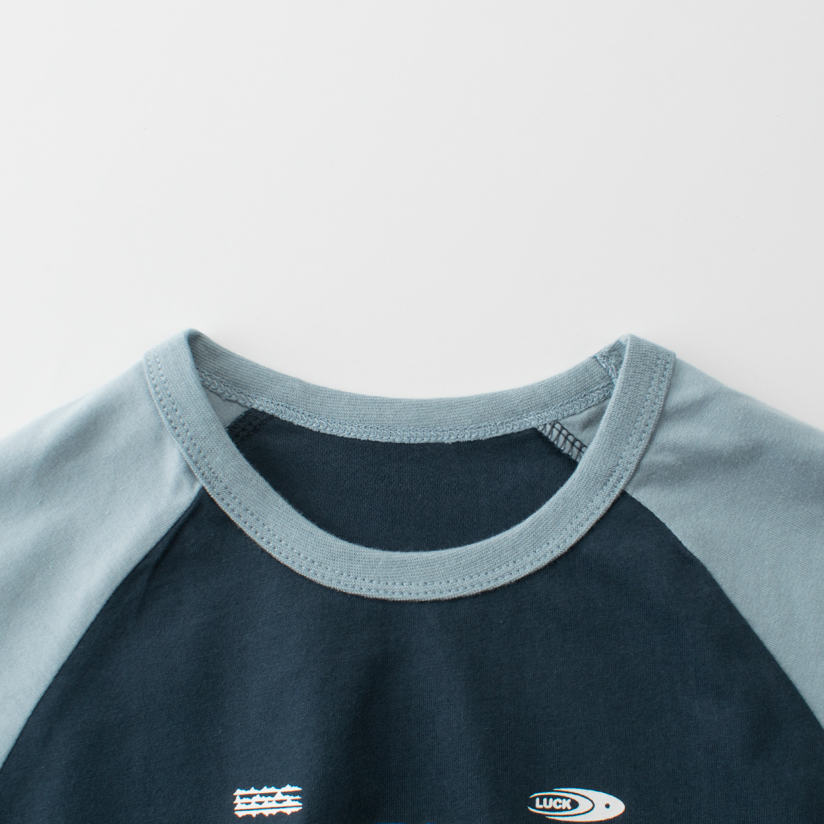 27kids camiseta de manga corta para niños ropa de verano para niños 2025 nuevo estilo para niños pequeños y medianos letras impresas ropa de bebé media manga