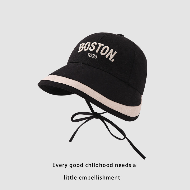 Sombrero de pescador para niños primavera y otoño letras extranjeras bordadas correa anti-caída sombrero de sombrero para bebés al aire libre gorra de protección solar