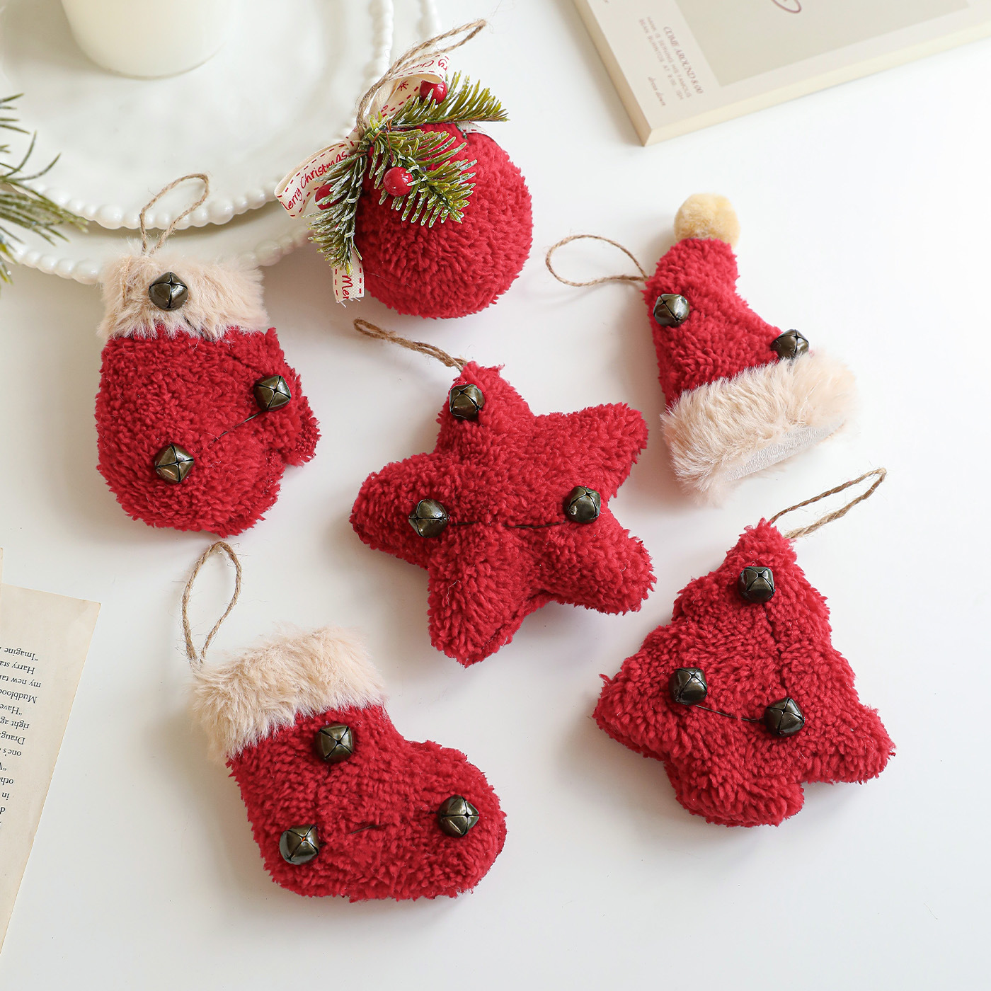 Transfronterizo americano rojo bordado peluche colgante de tela bordado blanco árbol de Navidad colgante estrellas campana muñecas de dibujos animados