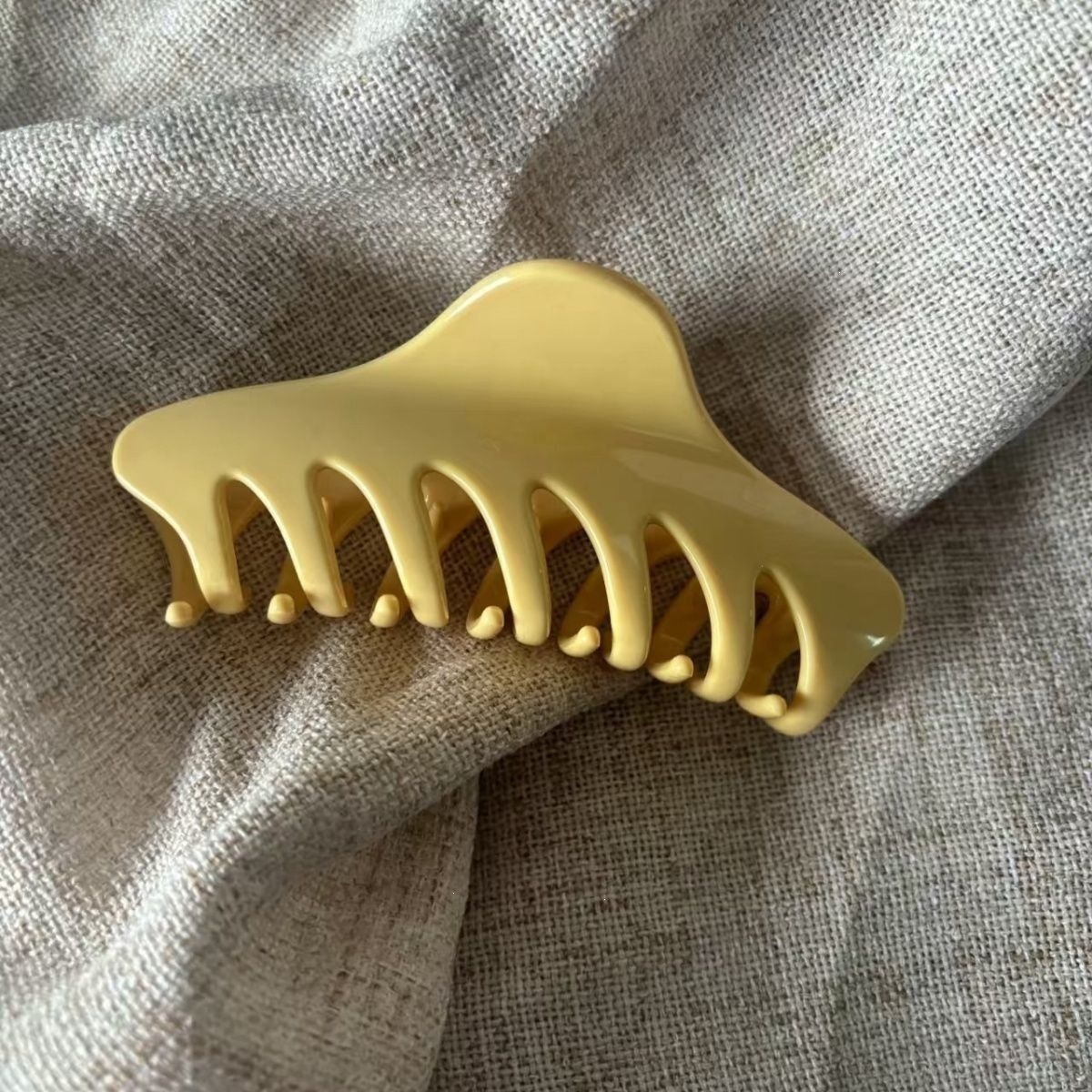 2026 nuevo clip de cabello ondulado clip de cabello de tiburón grande clip de cabello de mujer detrás de la cabeza de alta sensación clip de cabello accesorios para el cabello