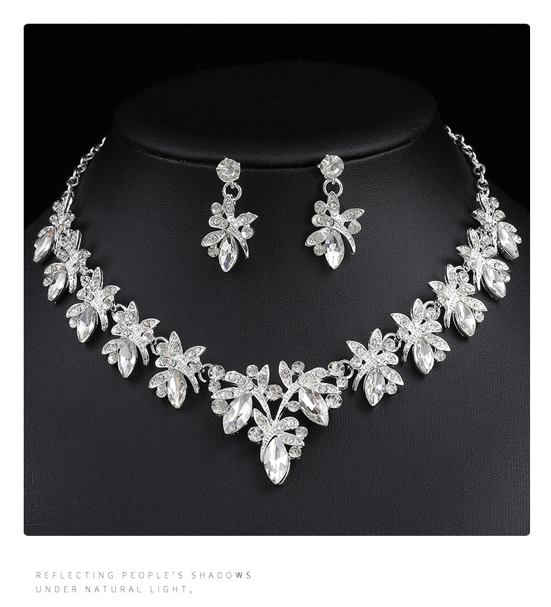 Set di orecchini e collana in lega di cristallo di vetro intarsiato con libellula, abito da sposa e accessori_voghion.com