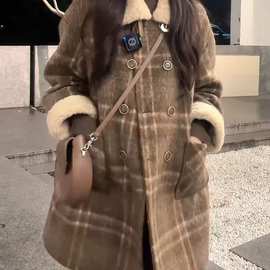 毛领格纹呢子大衣休闲减龄宽松大码慵懒风双排扣中长款毛呢外套