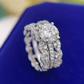 戒指;项链;耳钉