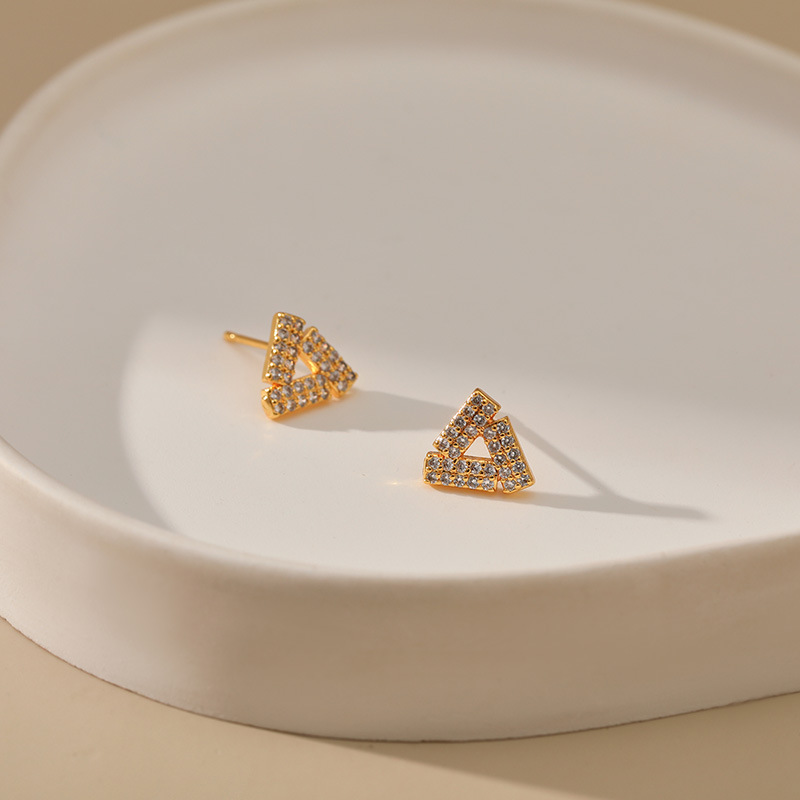 6g Weight 1 Pair Sweet Simple Style Moon Heart Shape Plating Inlay Copper Zircon Ear Studs