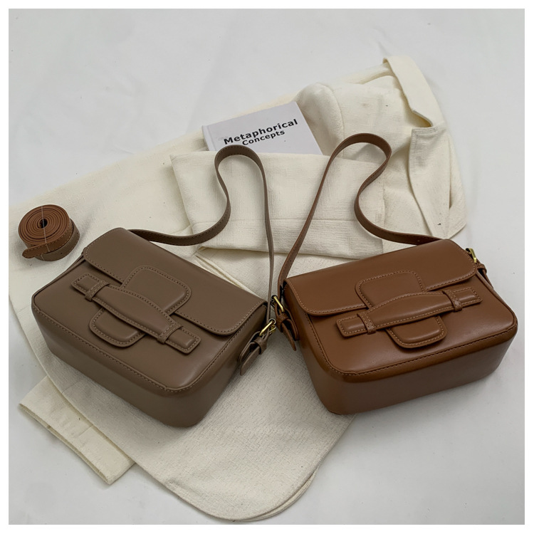 Femmes Moyen Faux Cuir Couleur Unie Mode Carré Fermeture Éclair Sac Bandoulière display picture 5