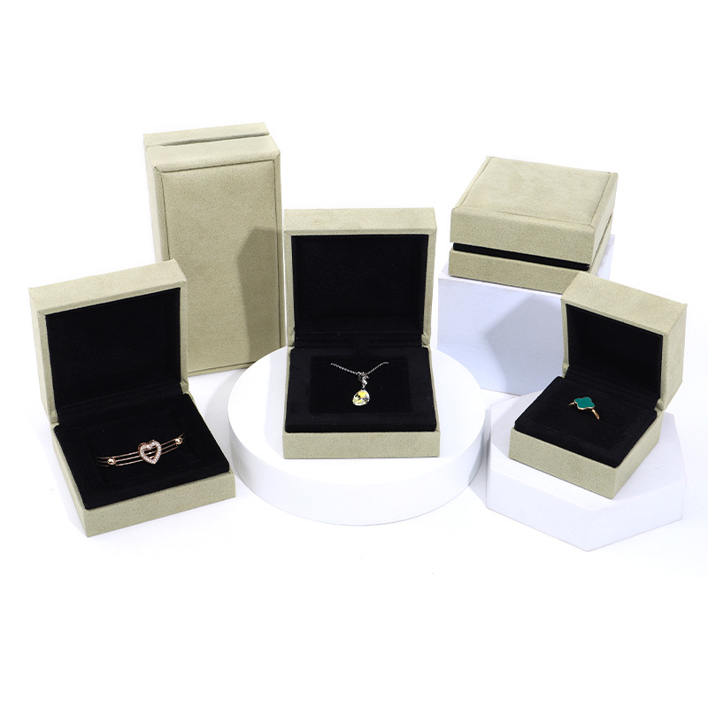 Juego de Cajas de Regalo para Joyas de Franela con Diseño de Trébol image 4