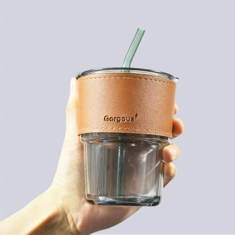 Taza de bambú taza de paja vidrio taza de agua Impresión logotipo taza portátil ins estilo alto valor de color vidrio con tapa al por mayor