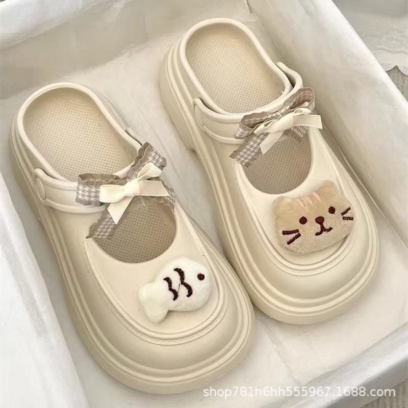 Non-slip Crocs-style slippers English style