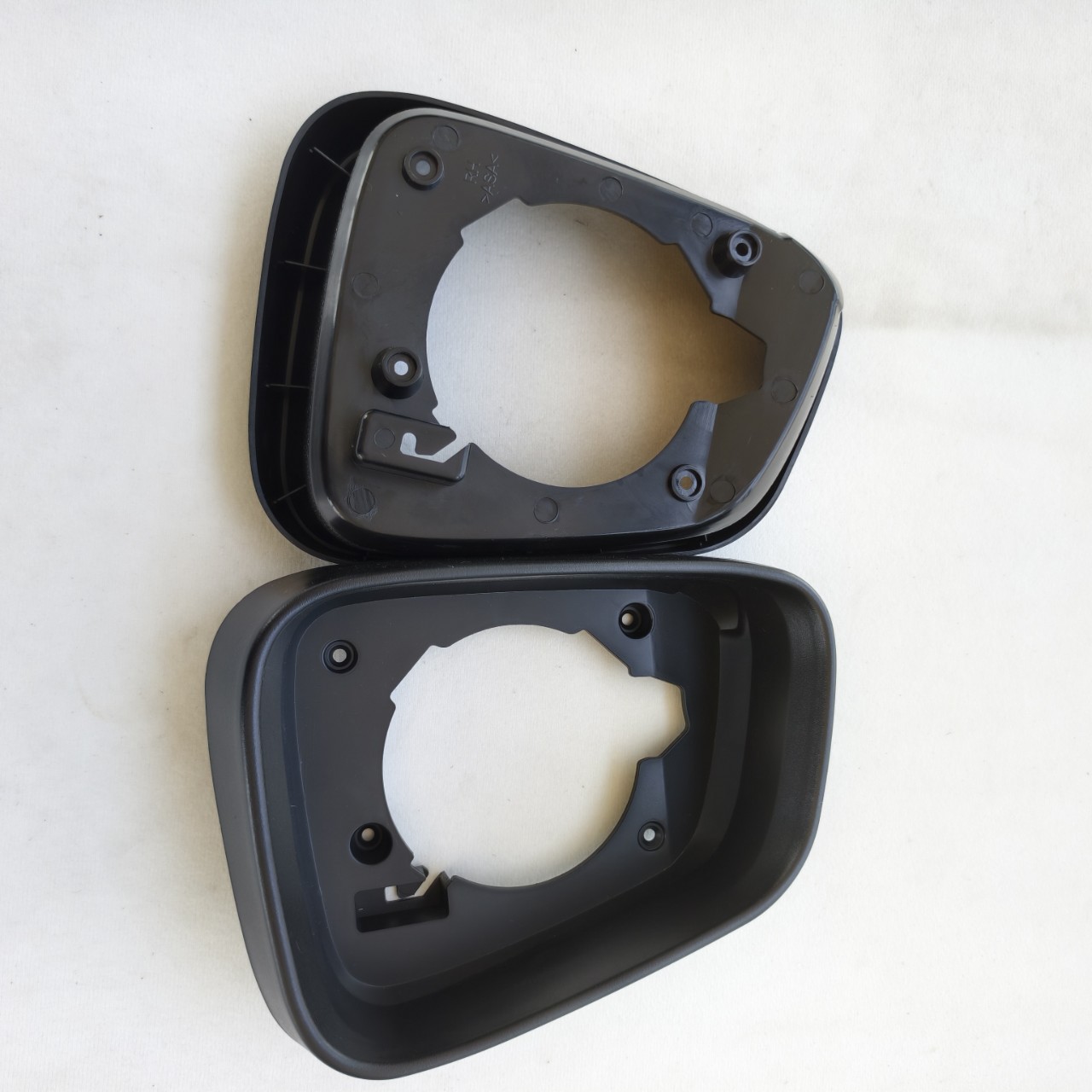 Suitable for Buick Encore, Chevrolet Trax 13-18 models, Opel Mokka X mirror frame, reversing rearview mirror frame