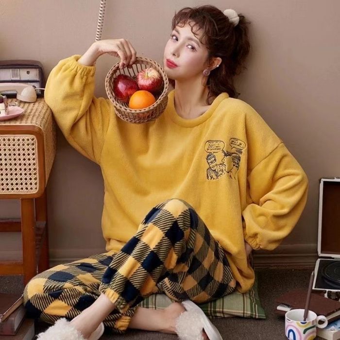 Pijamas de invierno al por mayor transfronterizos franela espesa dulce caricatura de mujeres ocio de manga larga calentamiento coral terciopelo ropa para el hogar
