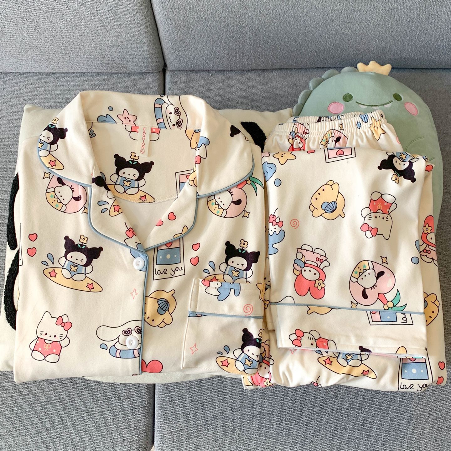Dots Hello Kitty pijamas de lana de mujeres otoño y invierno de coral acolchado grueso ropa para el hogar de chicas lindas