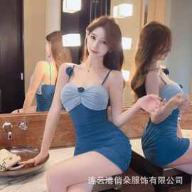 俏朵性感气质显瘦褶皱牛仔抹胸弹力吊带连衣裙辣妹立体女时尚修身