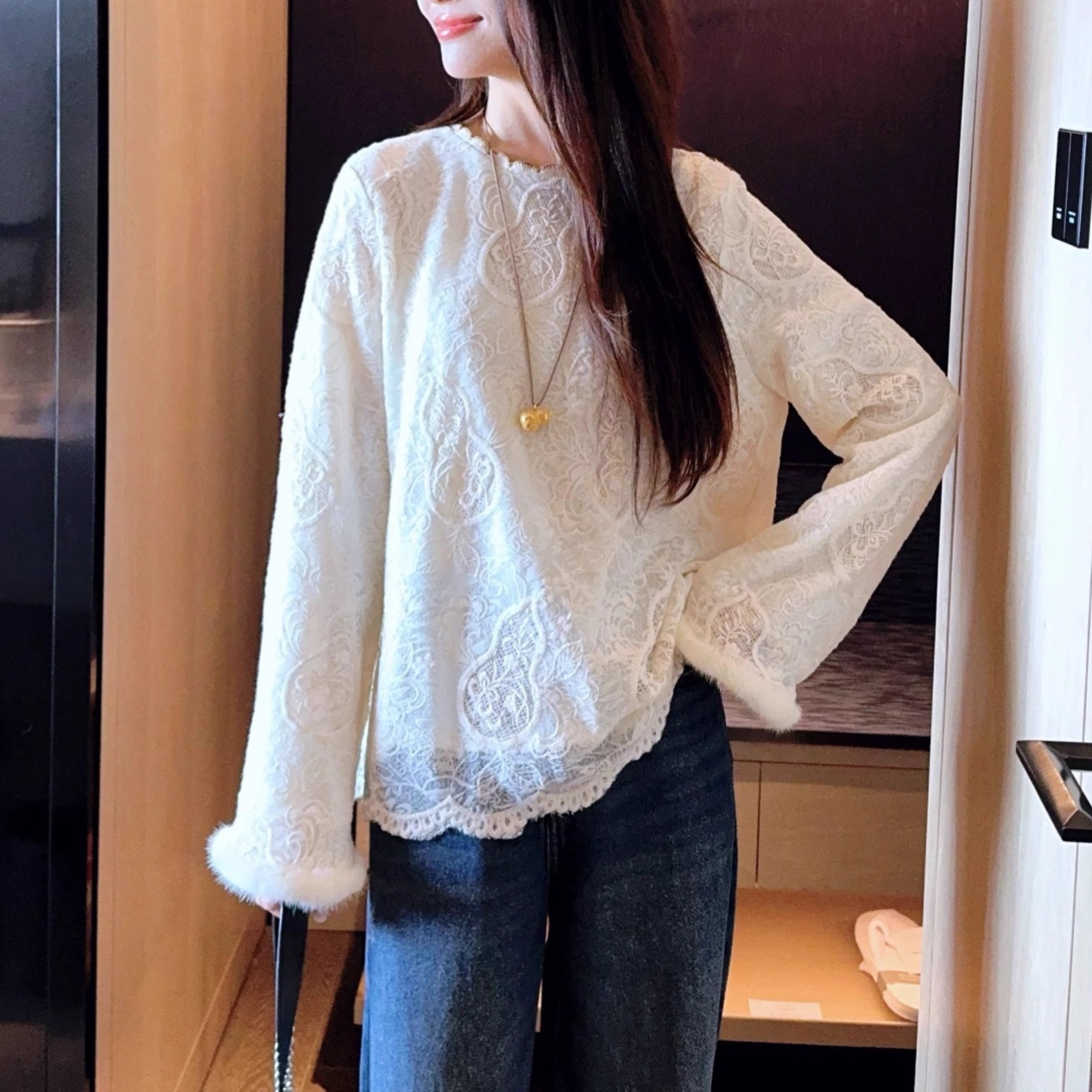 水溶蕾丝面料圆领袖口拼水貂毛复古精致优雅经典百搭秋冬内搭上衣