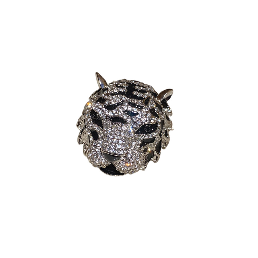 Medieval vintage zircon cabeza de tigre broche de lujo ligero de alto nivel joyería de pin nicho accesorios de ropa universal