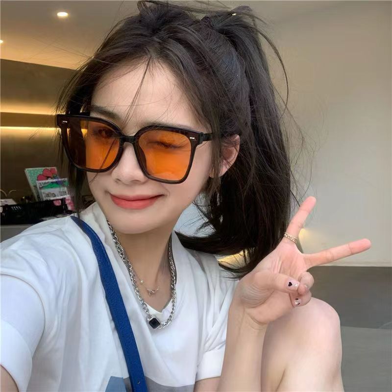 Nuevo modelo coreano de gran marco cara pequeña gafas de sol de viento al por mayor chatter en vivo gafas de sol cuadradas de fotos de alta calidad