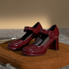French Round Toe Mary Jane 2024 Women's Versatile Thick Heel Shoes Spring and Summer Patent Leather Water Platform Princess High Heels